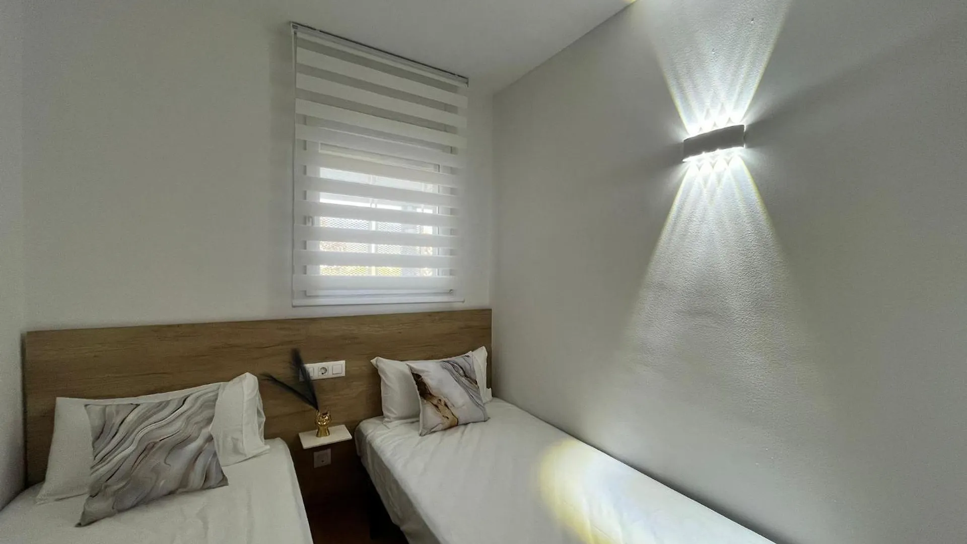 Apartamento Con Piscina En Roses 0*,