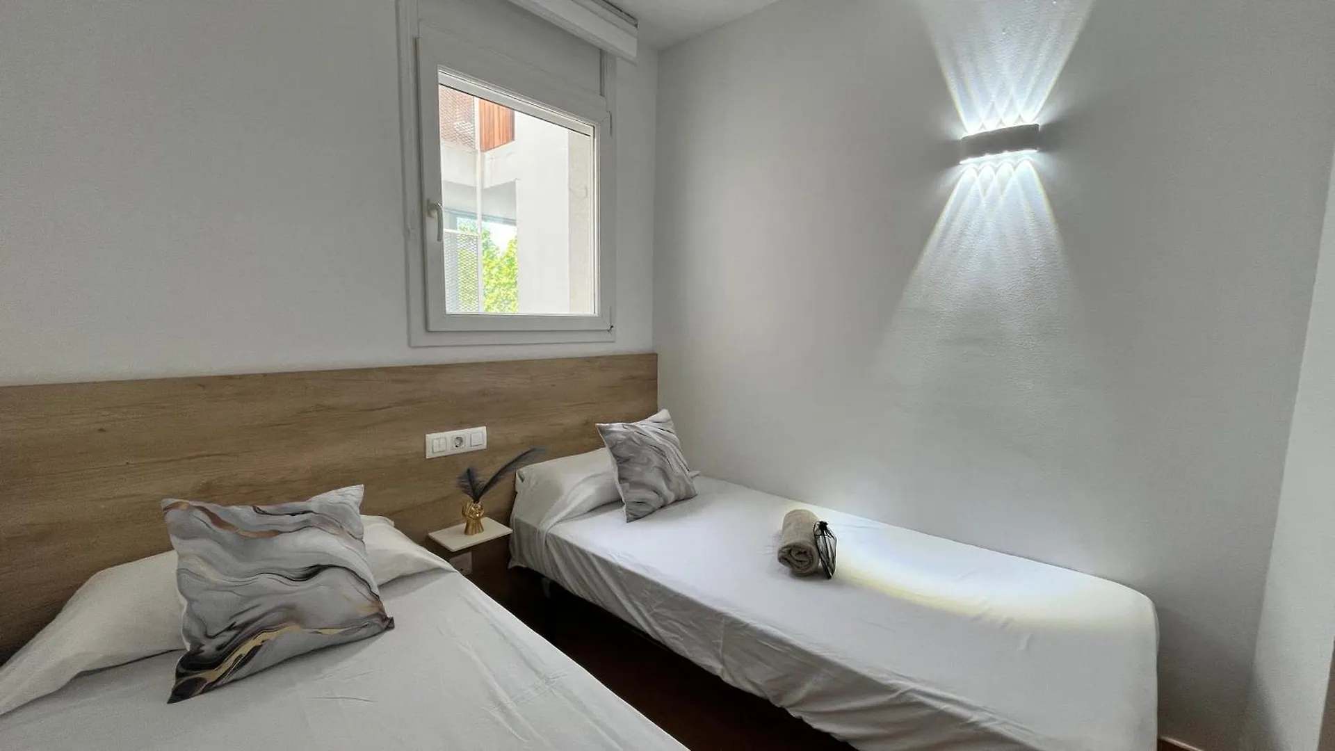 Apartamento Con Piscina En Roses