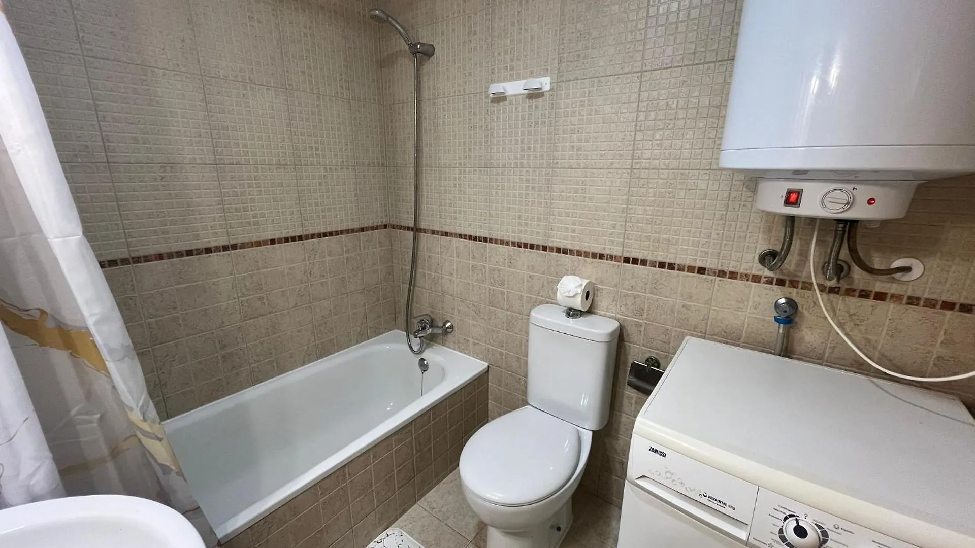 Apartamento Con Piscina En Roses