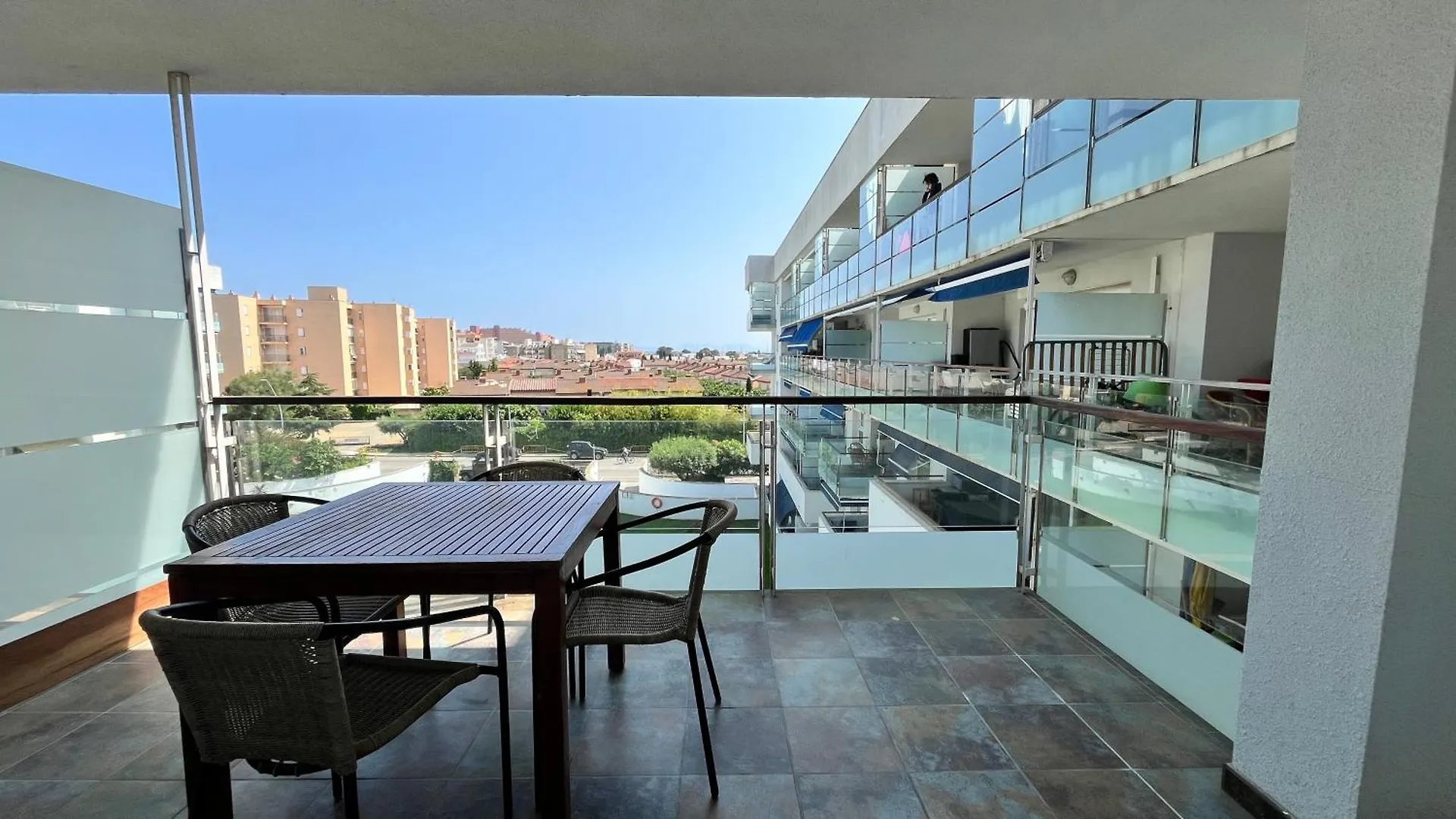 Apartamento Con Piscina En Roses